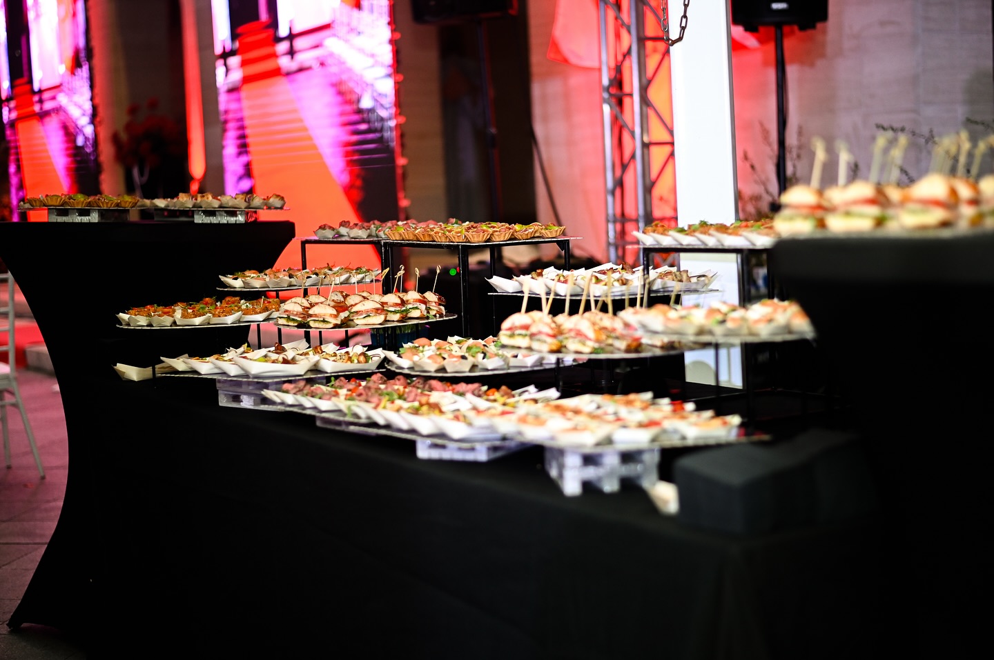 Red Carpet 20 Years - Image 6